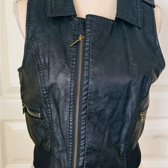 Forever21 Vest/black - Picture 2 of 4